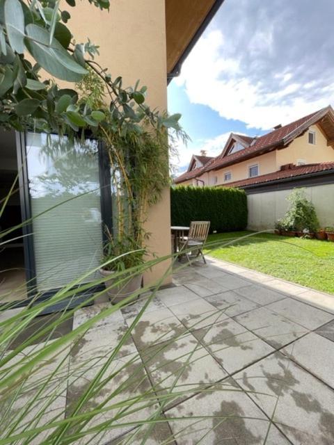 Ferienwohnung Familiengarten Volders エクステリア 写真