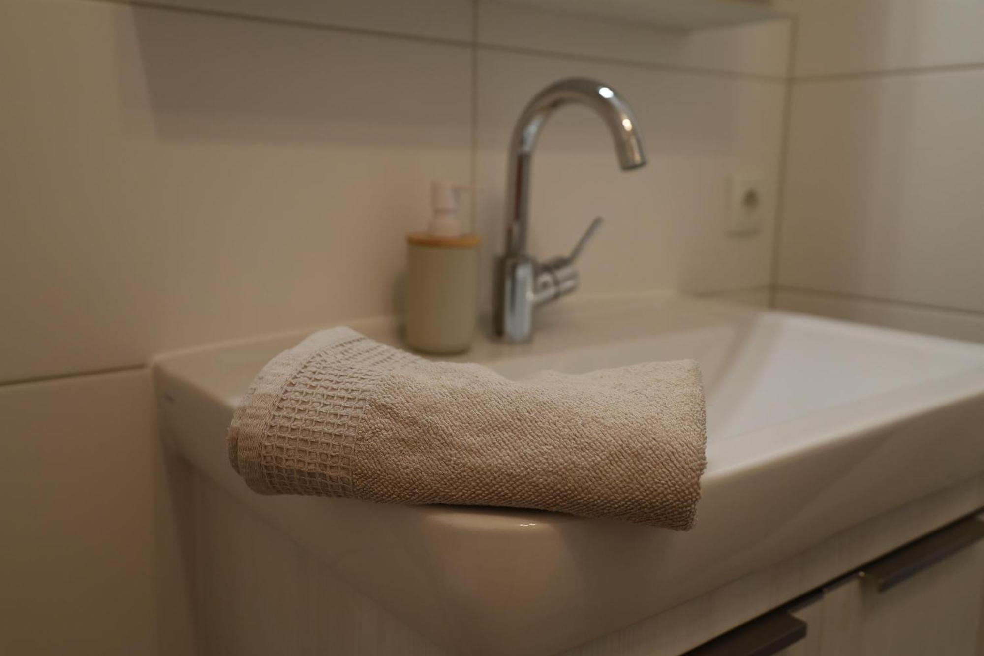 Ferienwohnung Familiengarten Volders エクステリア 写真